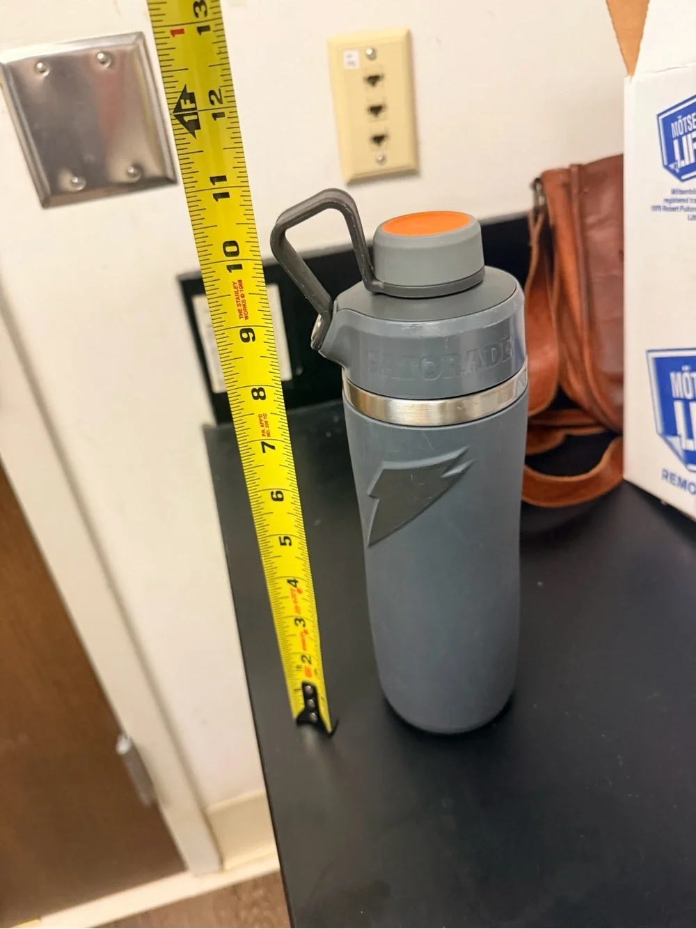 Gatorade 22oz Matte Gray Sports Bottle Tumbler Wide Mouth GUC